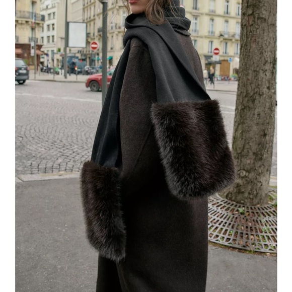 PLAIN WOOL SCARF WITH FAUX FUR EFFECT - Picture 3 of 3